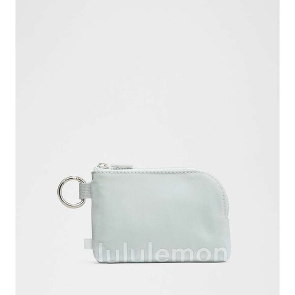NWT Lululemon Clippable Card Pouch Mint Breeze / White - Picture 2 of 7